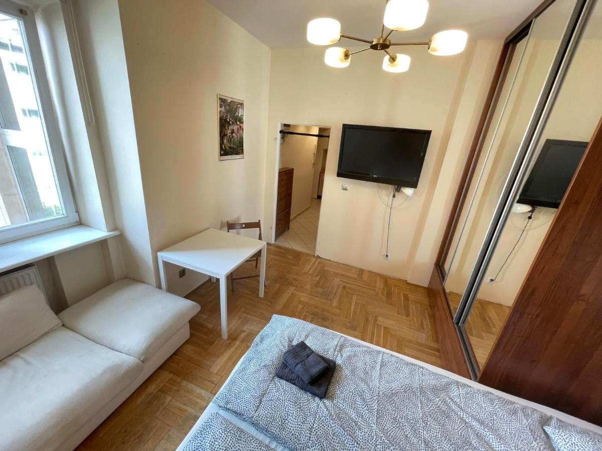 Your Powisle Fabryczna Apartment *